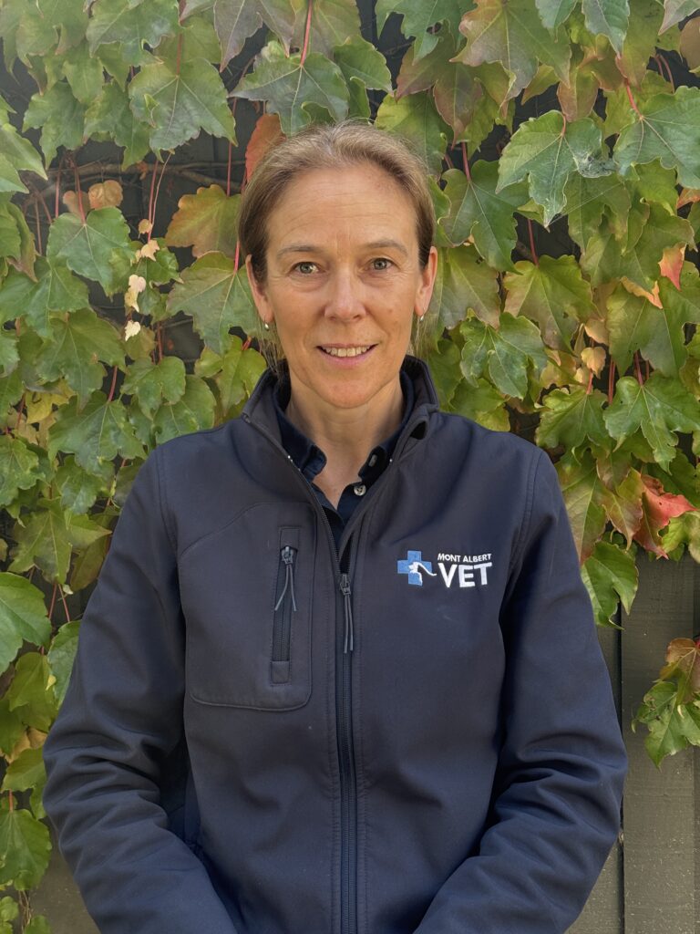 Dr Libby at Mont Albert Veterinary Clinic in Mont Albert